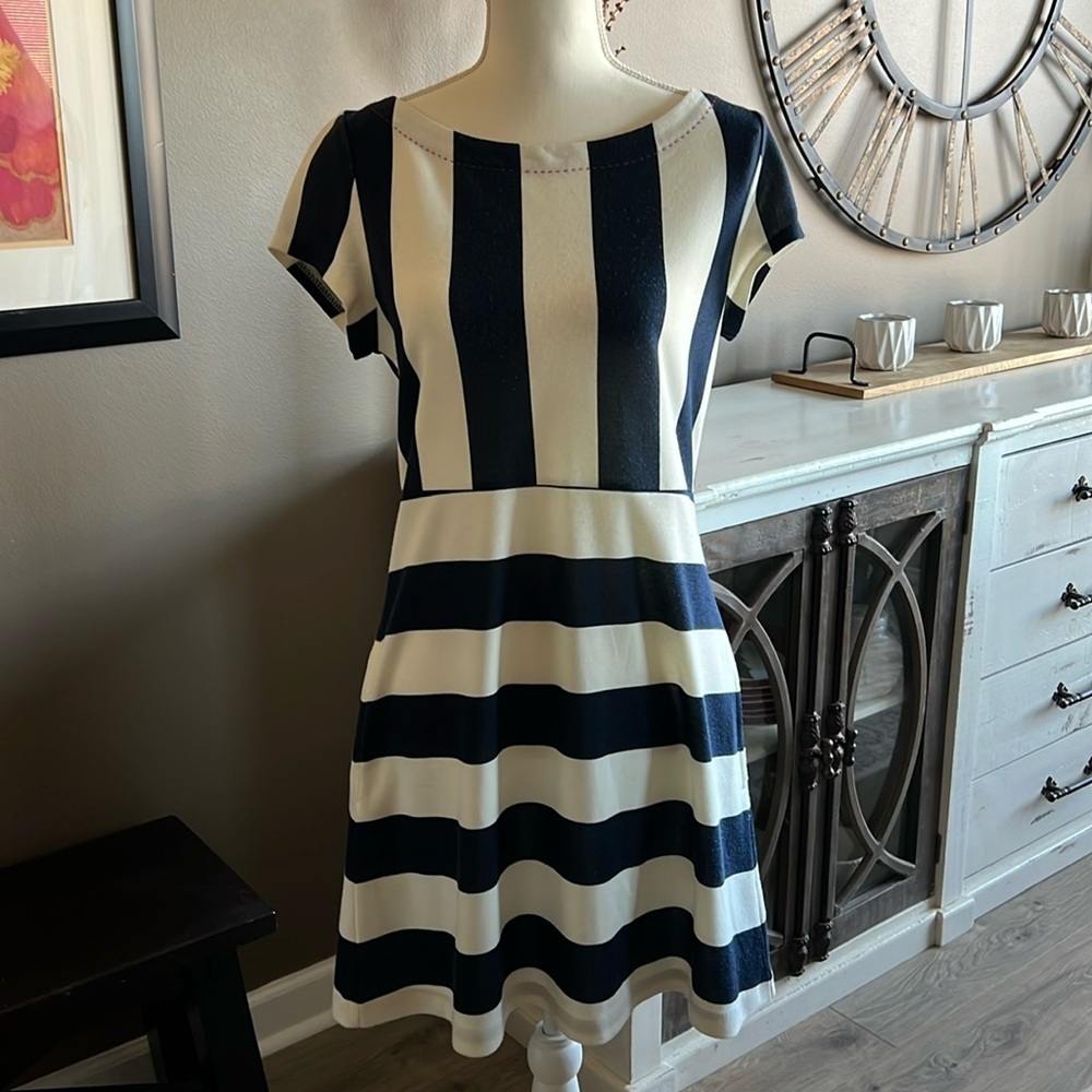 ANTHROPOLOGIE Postage Stamp Navy & White Striped Mini Dress Size Medium